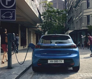 Peugeot améliore l'autonomie de ses e-208 et e-2008